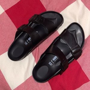 EUC Black plastic Birkenstock Arizona’s